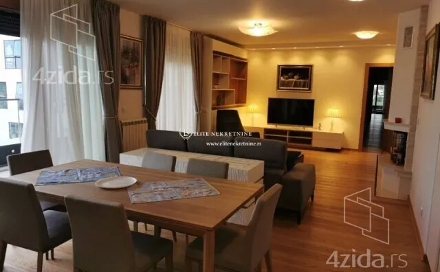 Četvoroiposoban stan | 4zida