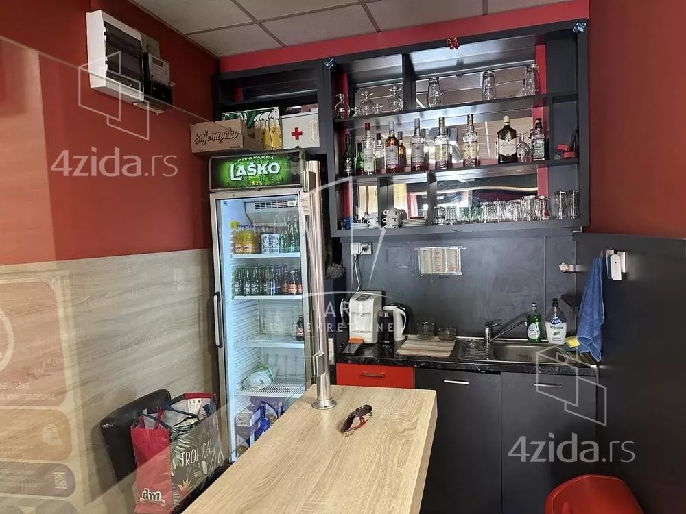 Lokal | 4zida