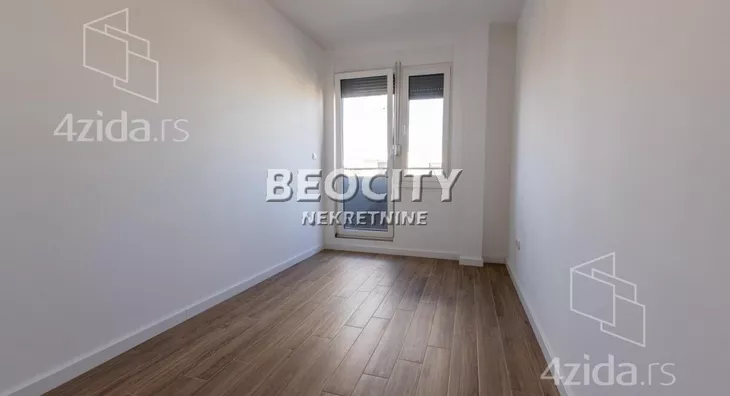 Četvoroiposoban stan | 4zida