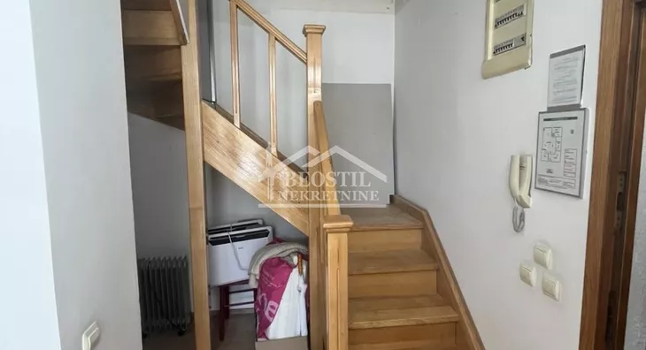 Petoiposoban stan | 4zida