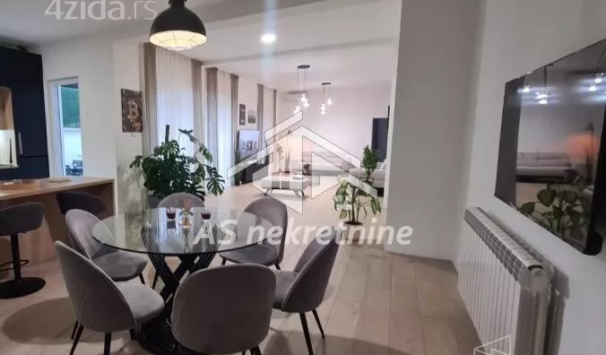 Šestosoban stan | 4zida