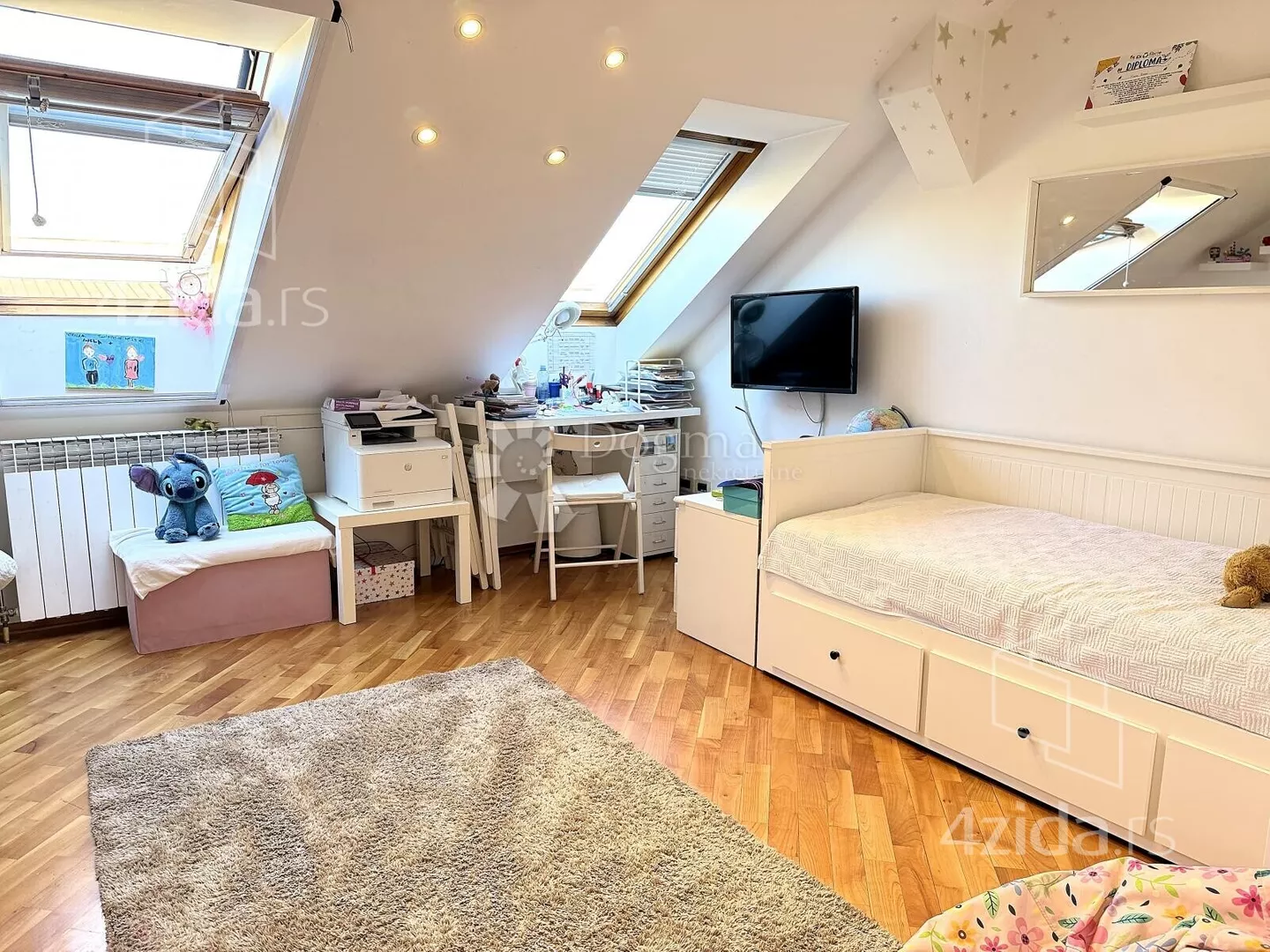 Petosoban stan | 4zida