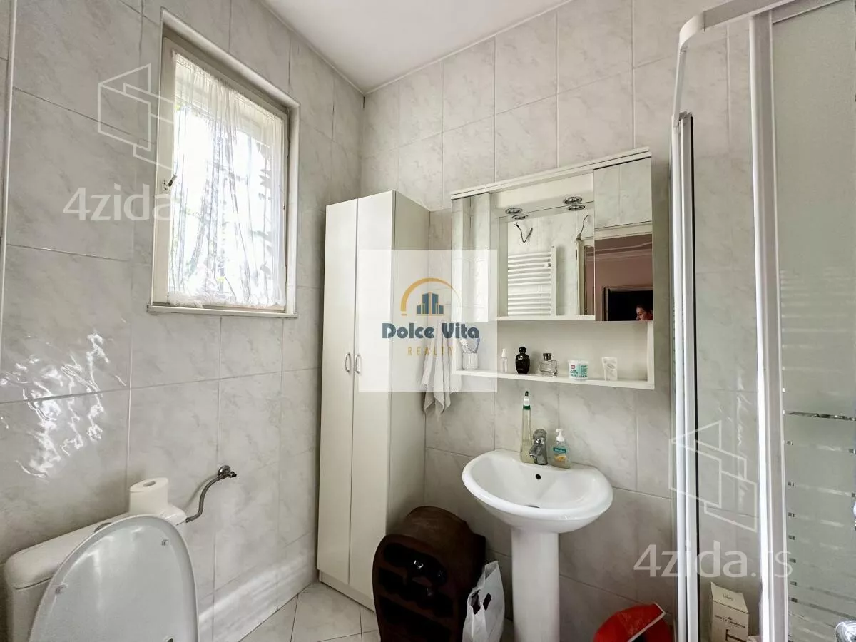 Četvoroiposoban stan | 4zida