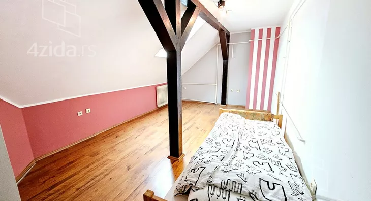 Petosoban stan | 4zida