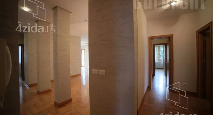 Petoiposoban stan | 4zida