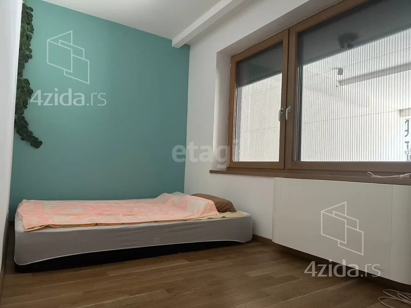 Šestosoban stan | 4zida