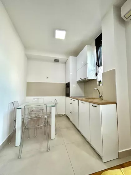 Crveni Krst Vračar | 4zida.rs