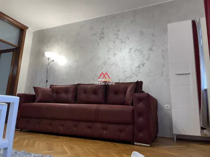 Petra Drapšina | 4zida.rs