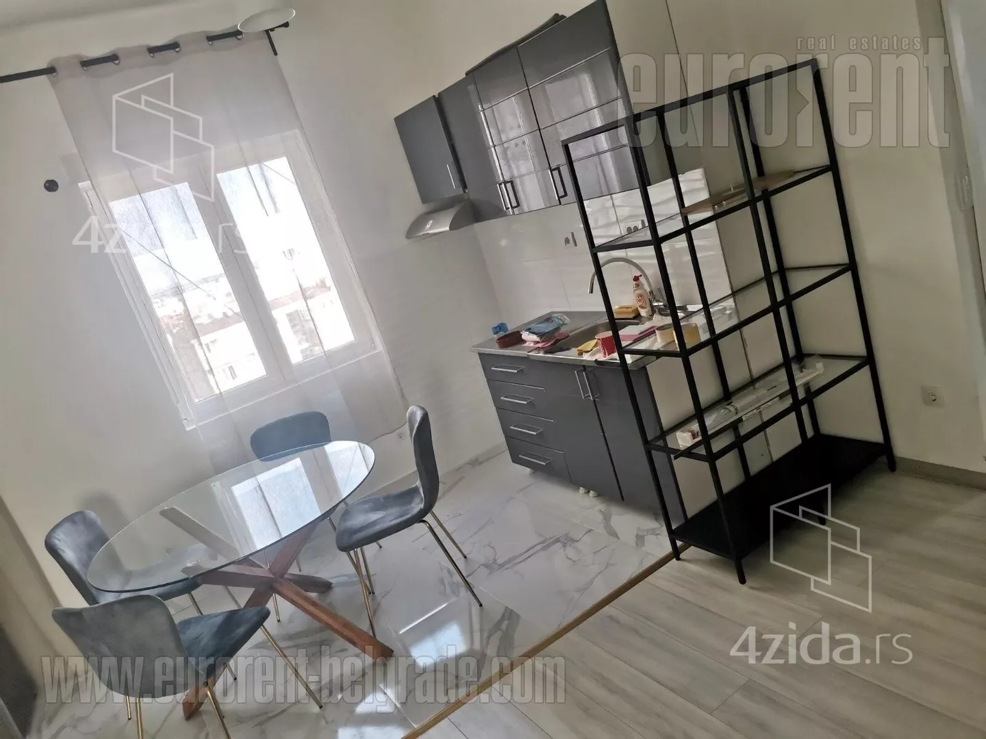 Jednoiposoban stan | 4zida