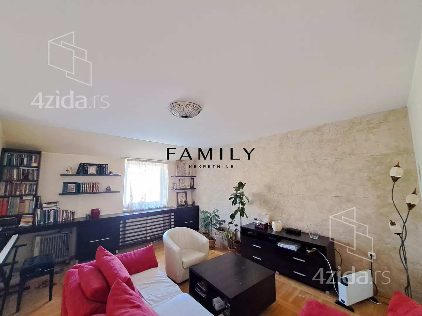 Petosoban stan | 4zida