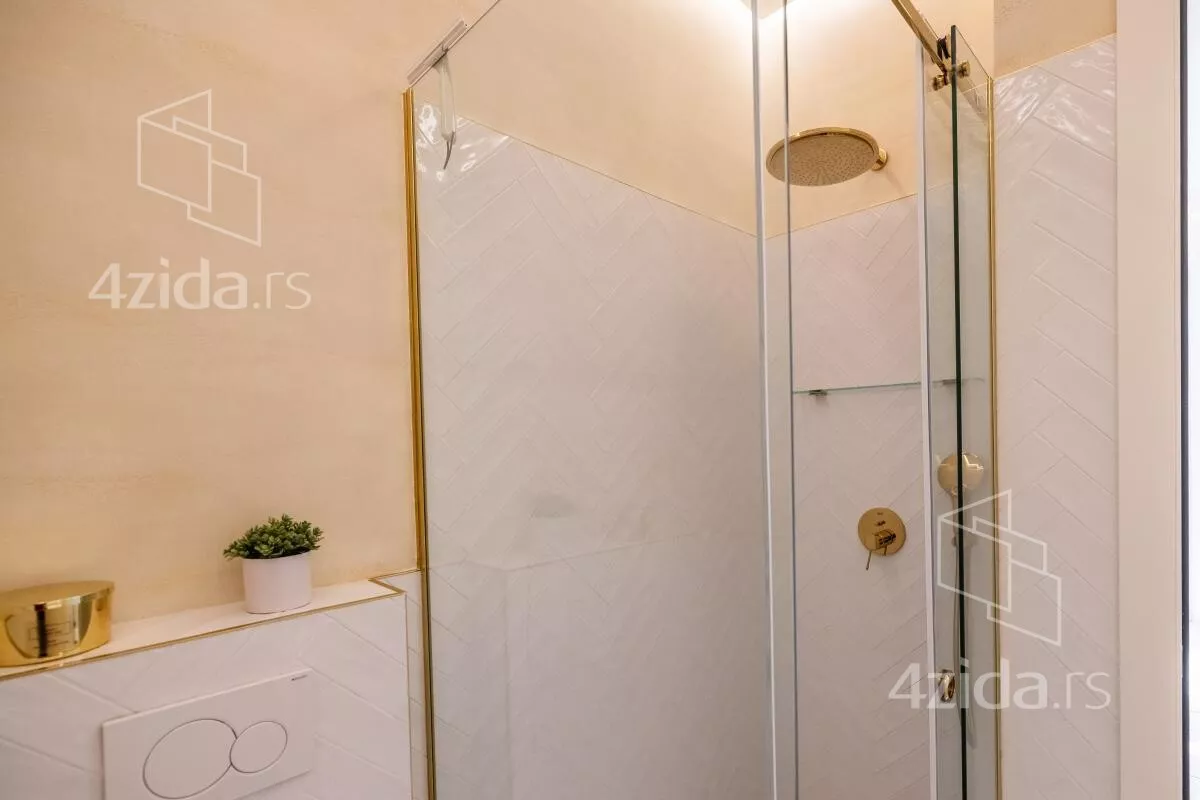 Petosoban stan | 4zida