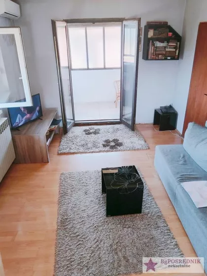 Niška | 4zida.rs