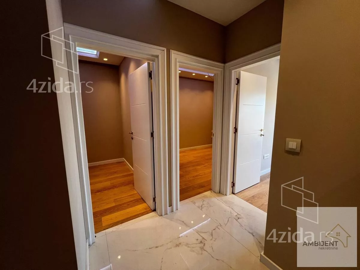 Petosoban stan | 4zida