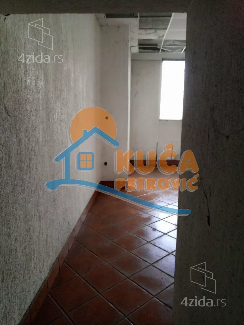 Lokal | 4zida