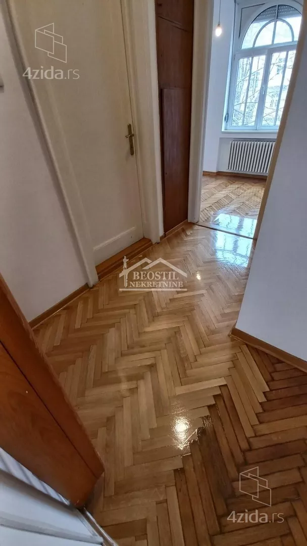 Šestosoban stan | 4zida