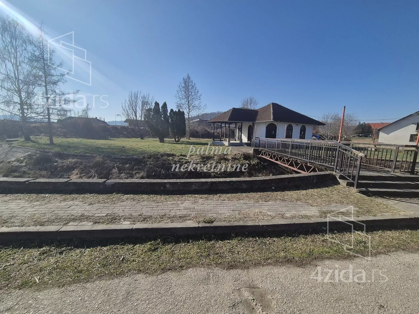 Lokal | 4zida