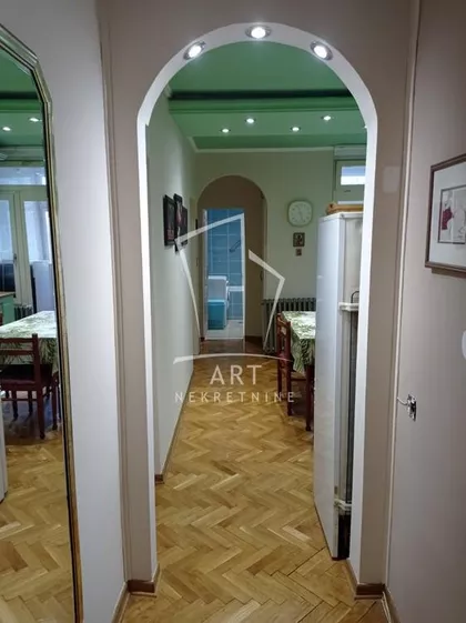 Marine Veličković | 4zida.rs