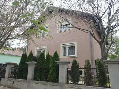 Mali Bajmok | 4zida.rs