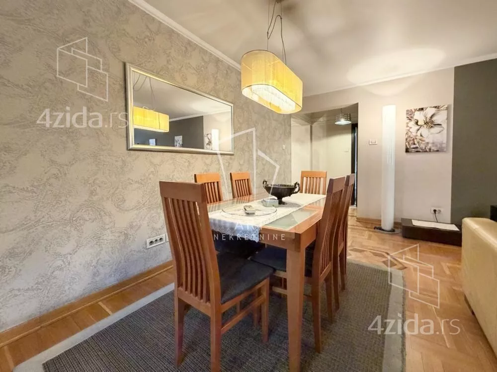 Troiposoban stan | 4zida