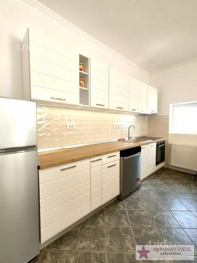 Petosoban stan | 4zida