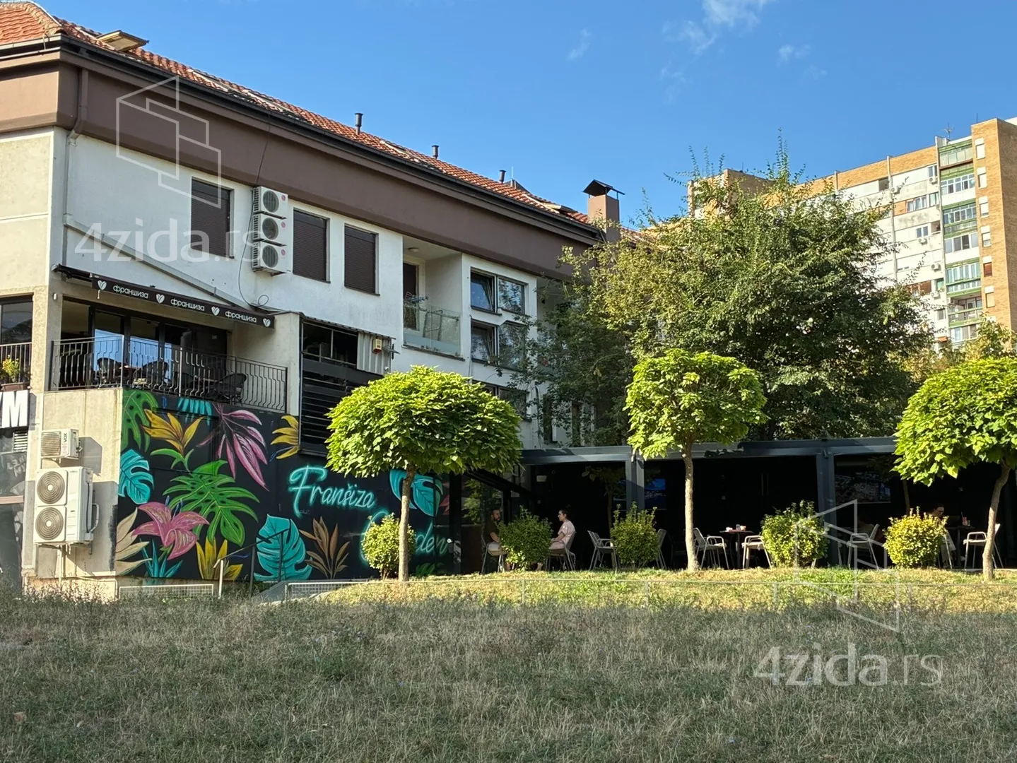 Dvoiposoban stan | 4zida