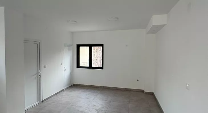 Poslovna zgrada | 4zida