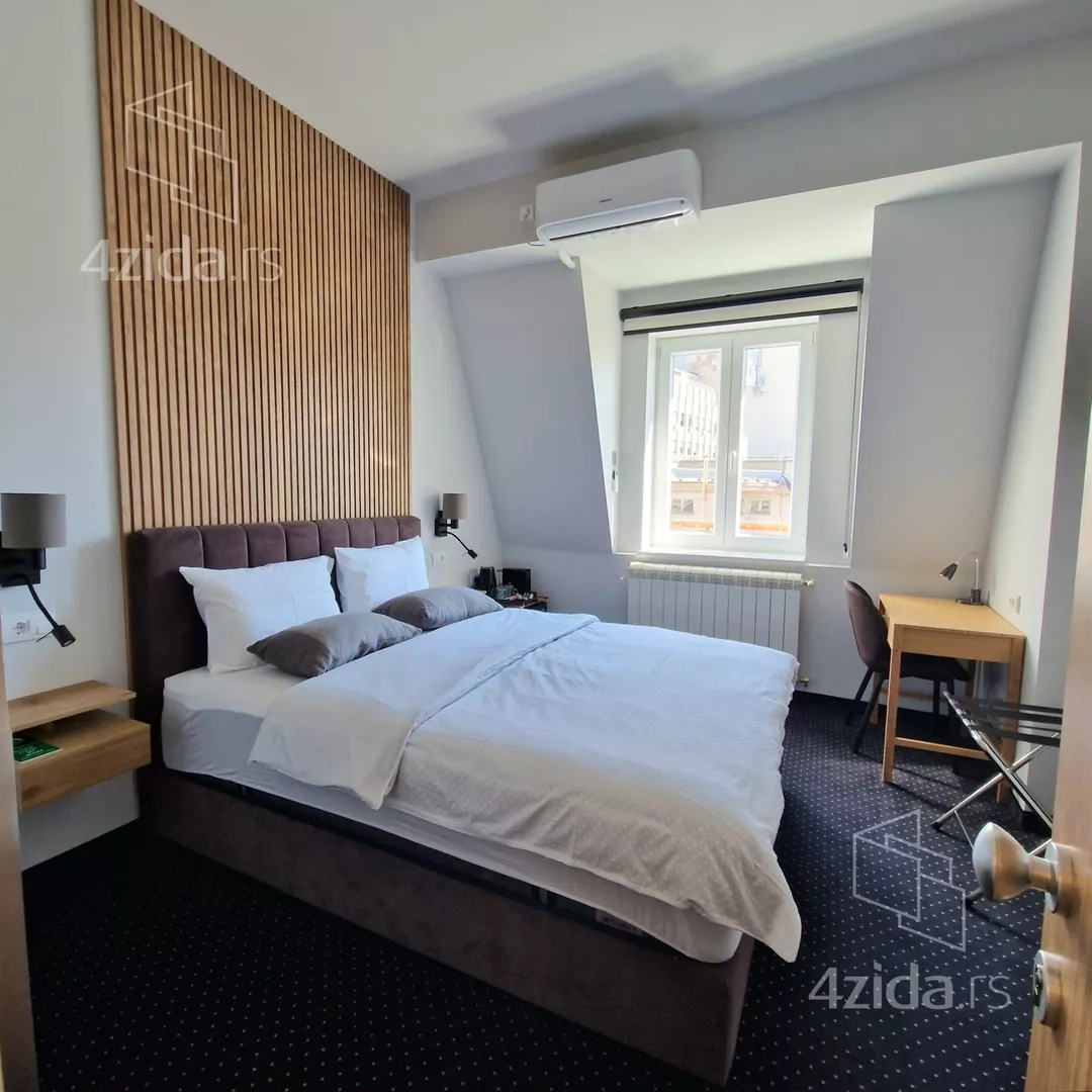 Devetosoban stan | 4zida