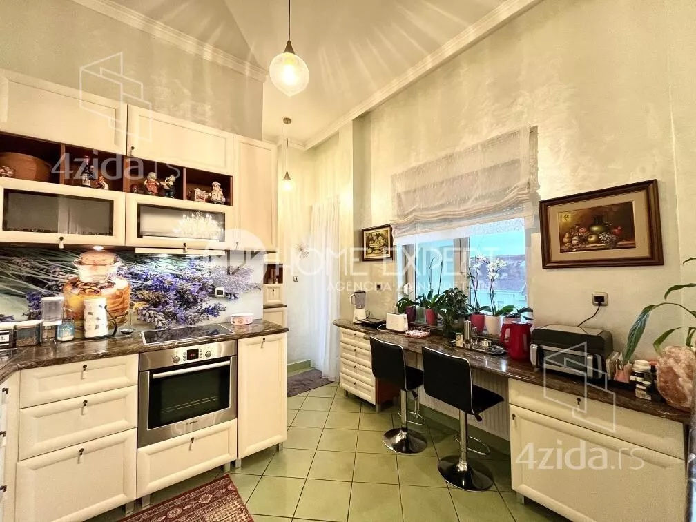 Petosoban stan | 4zida