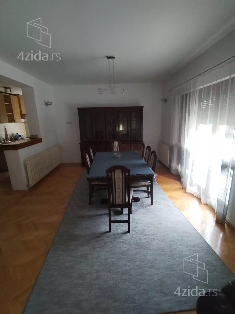 Troiposoban stan | 4zida