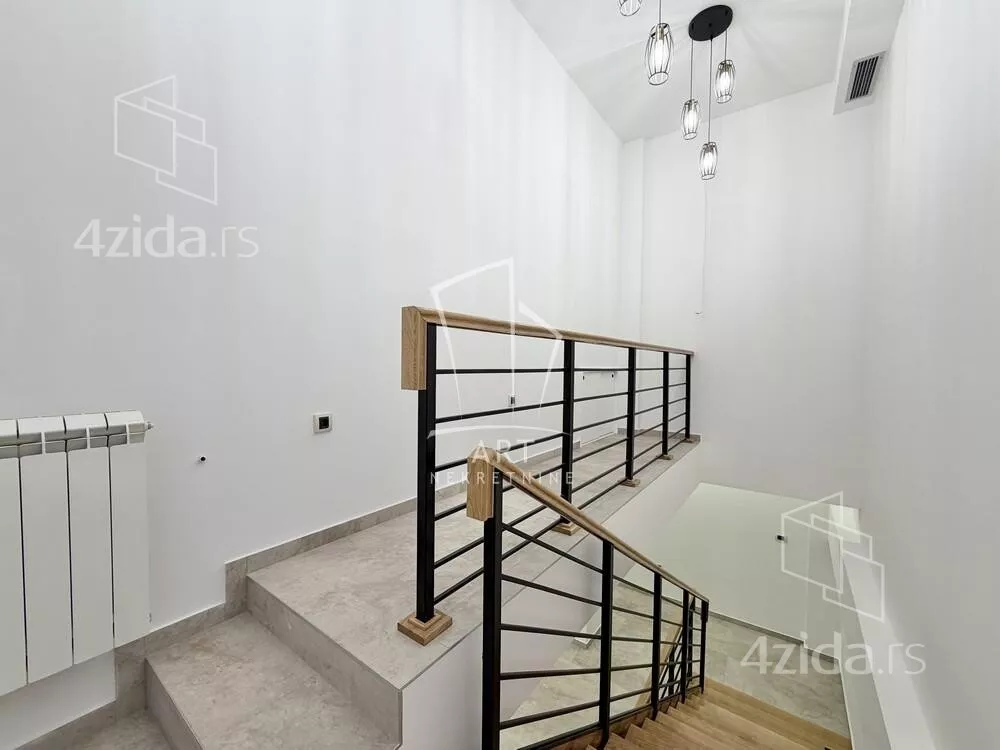 Lokal | 4zida