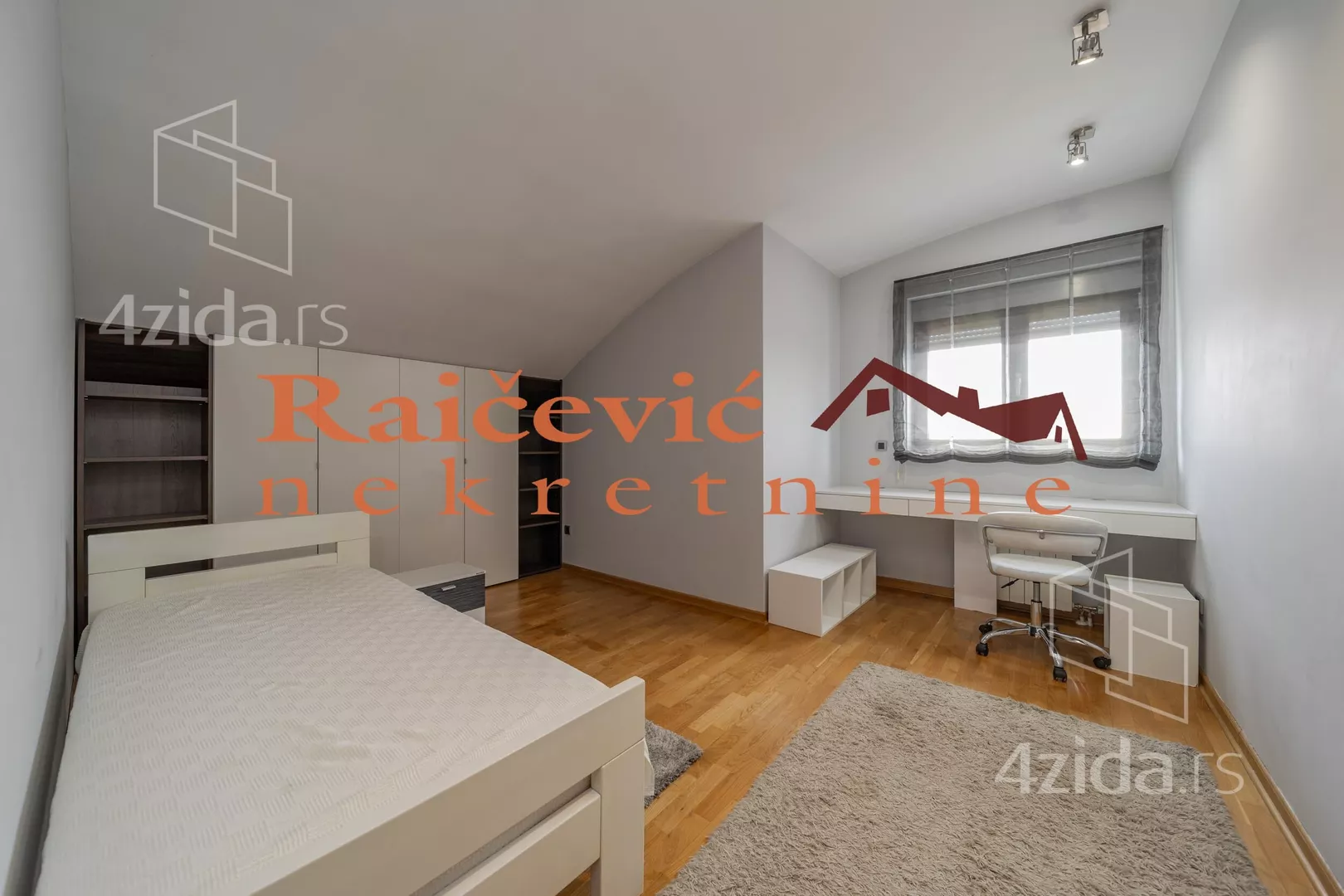 Petosoban stan | 4zida