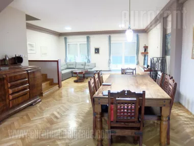 DEDINJE BELI DVOR