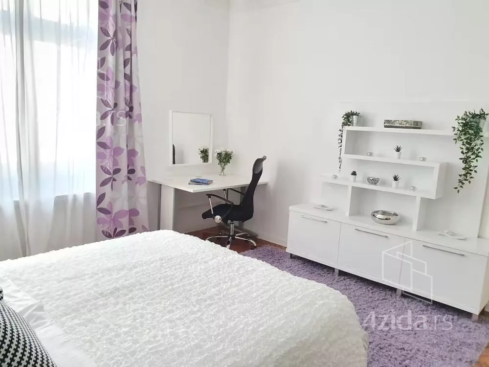 Četvoroiposoban stan | 4zida