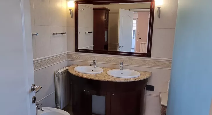 Šestoiposoban stan | 4zida