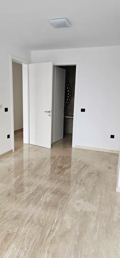 Gimnazijska 8 | 4zida.rs