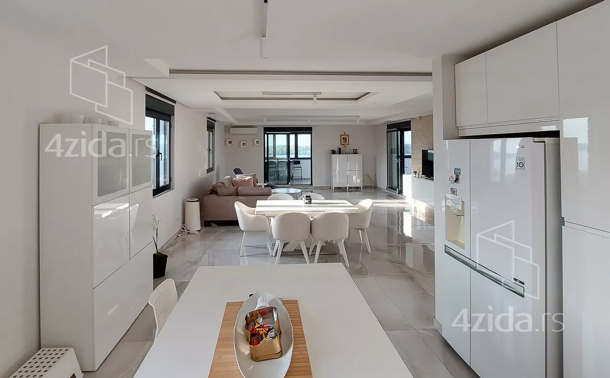 Šestosoban stan | 4zida