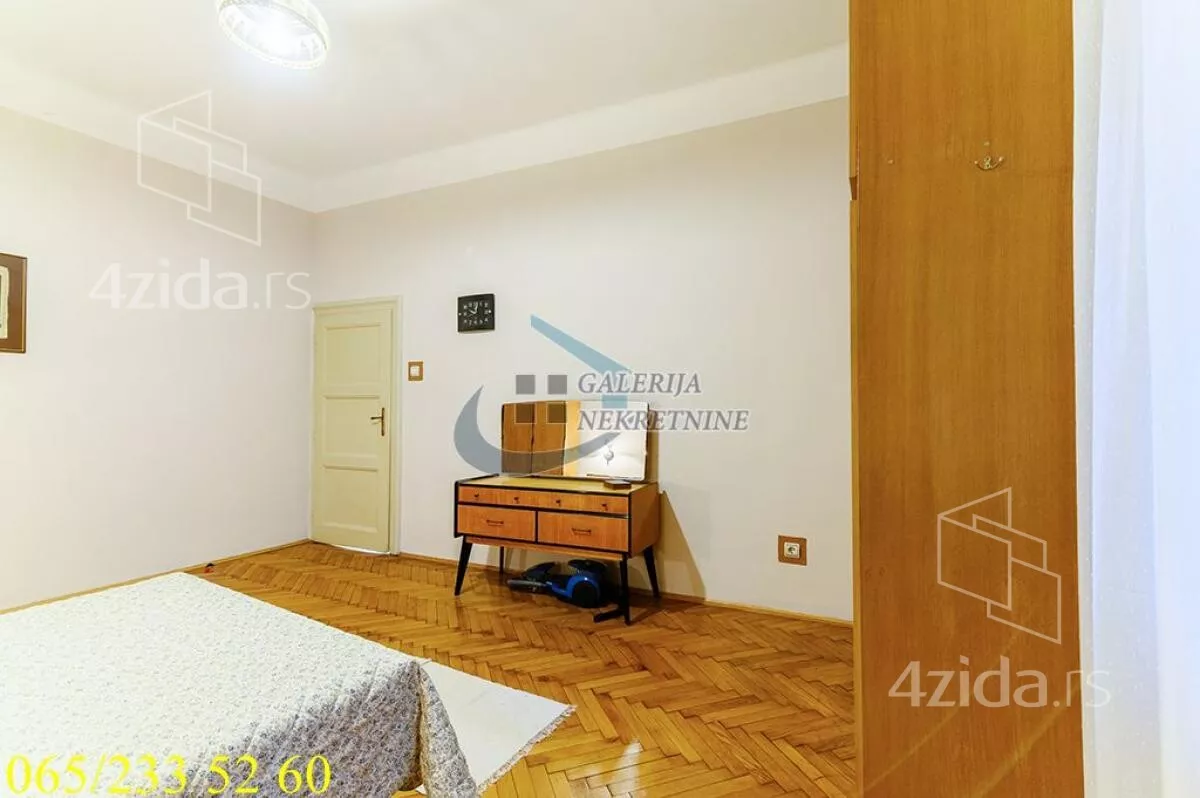 Četvoroiposoban stan | 4zida