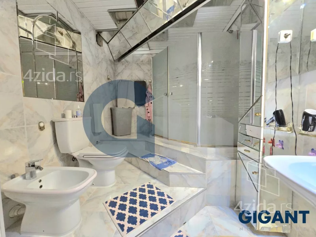 Petosoban stan | 4zida