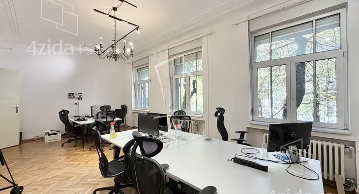 Šestosoban stan | 4zida