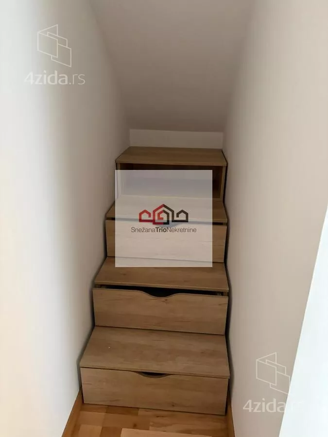 Petosoban stan | 4zida