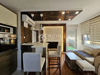 Žitni Trg, Gradske lokacije, Zrenjanin | 4zida.rs