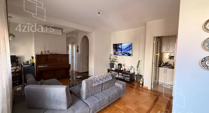 Petosoban stan | 4zida