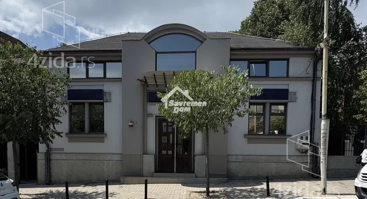 Poslovna zgrada | 4zida