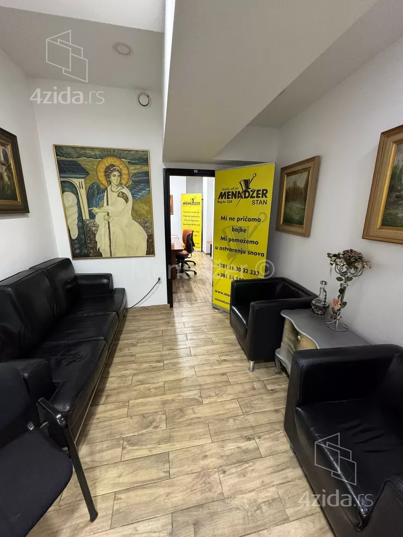 Poslovna zgrada | 4zida