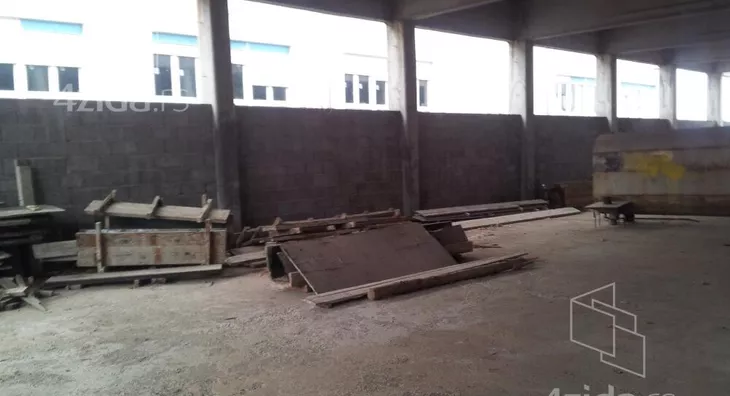 Poslovna zgrada | 4zida