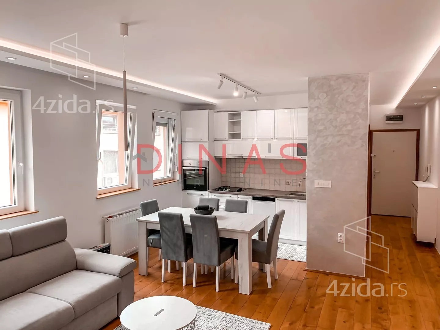 Dvoiposoban stan | 4zida