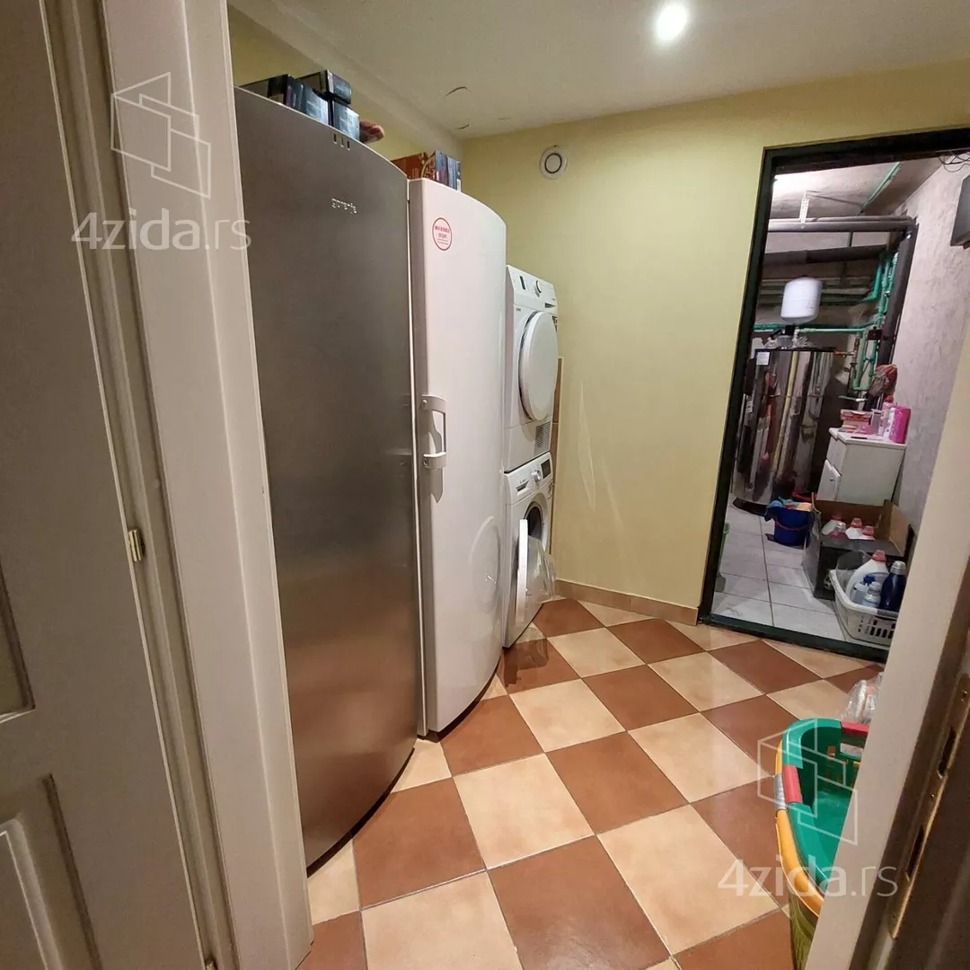 4-etažna kuća | 4zida