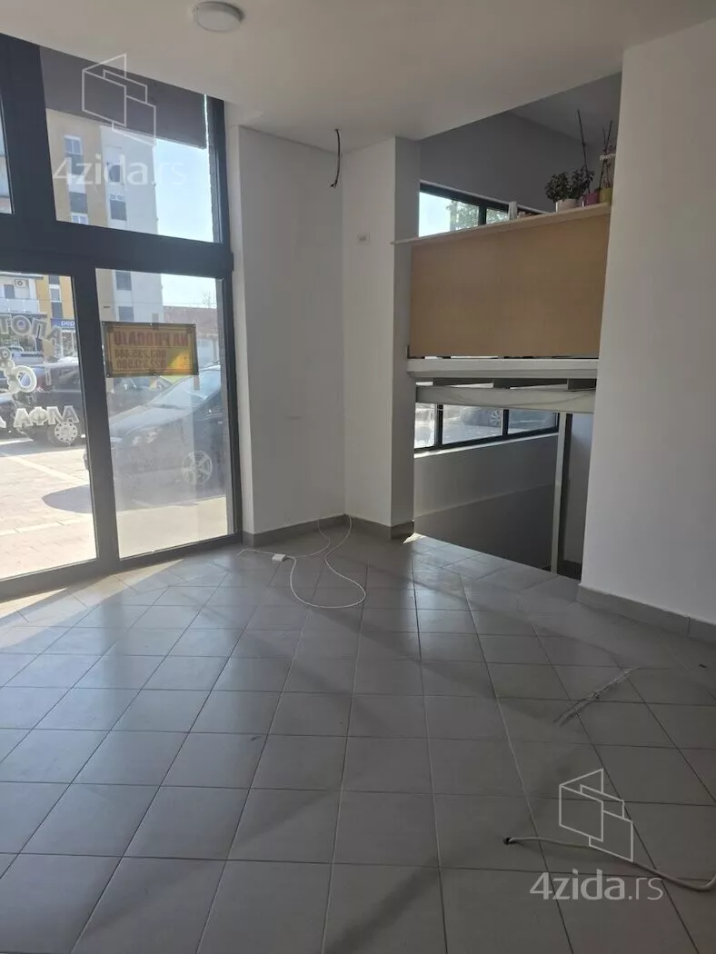 Poslovni prostor | 4zida