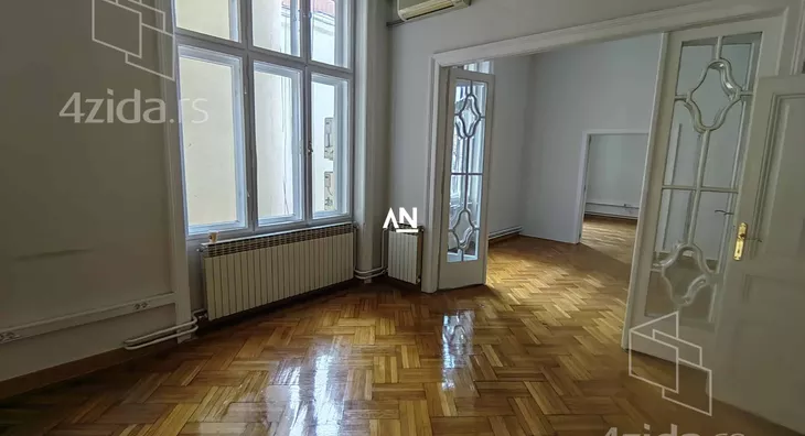 Šestoiposoban stan | 4zida