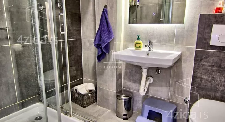 Četvoroiposoban stan | 4zida